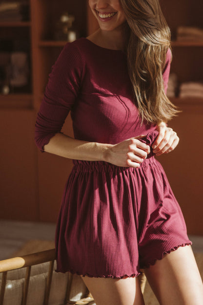 Modal flowy ribbed ruffle shorts / Burgundy