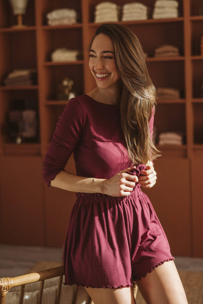 Modal flowy ribbed ruffle shorts / Burgundy